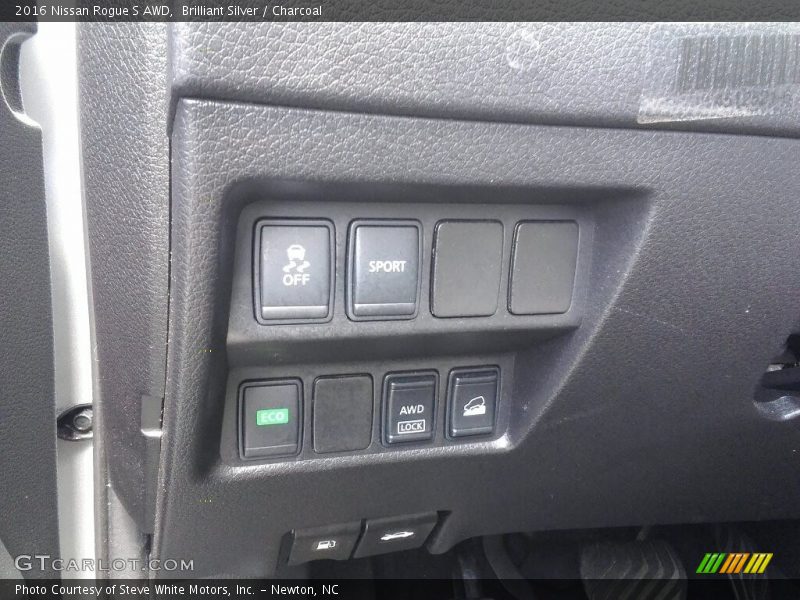 Brilliant Silver / Charcoal 2016 Nissan Rogue S AWD
