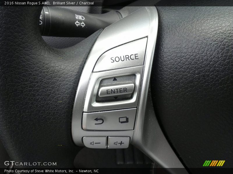 Brilliant Silver / Charcoal 2016 Nissan Rogue S AWD