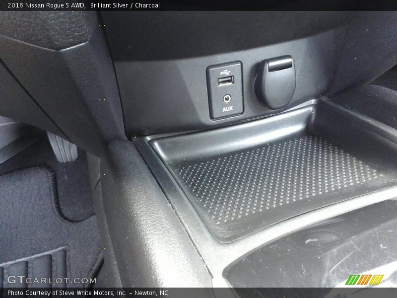 Brilliant Silver / Charcoal 2016 Nissan Rogue S AWD