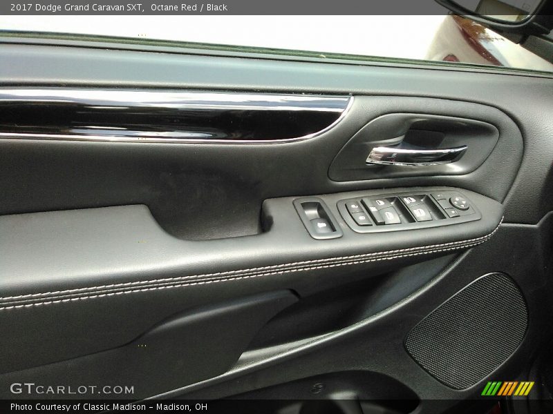 Octane Red / Black 2017 Dodge Grand Caravan SXT
