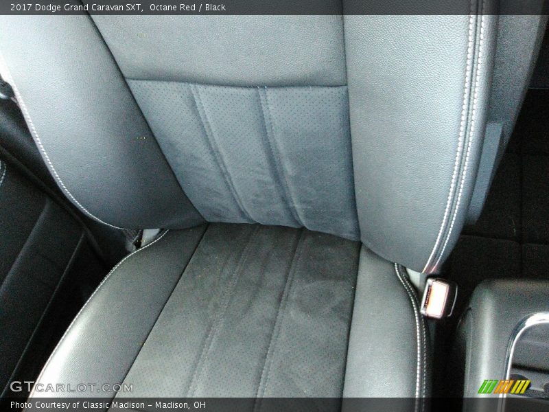 Octane Red / Black 2017 Dodge Grand Caravan SXT
