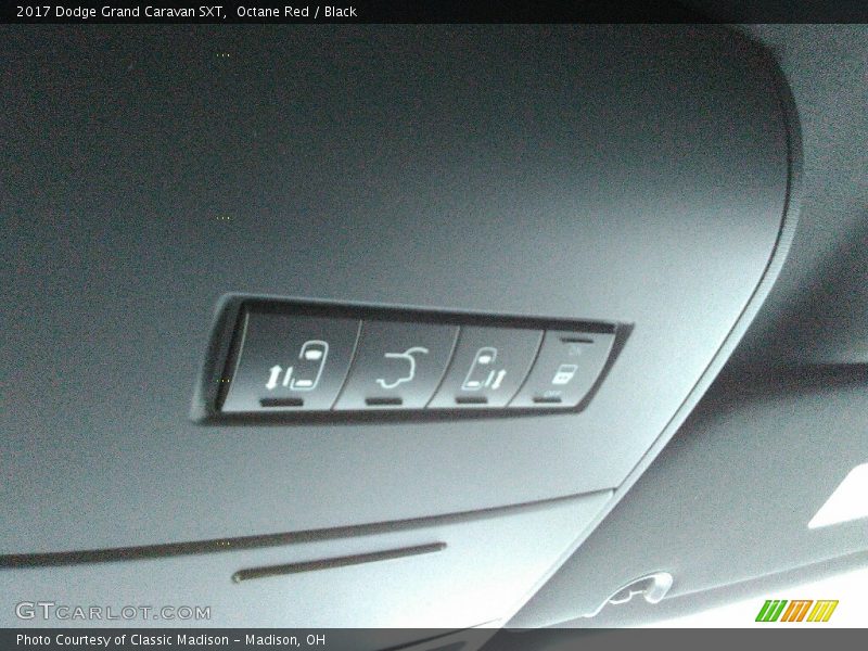 Octane Red / Black 2017 Dodge Grand Caravan SXT