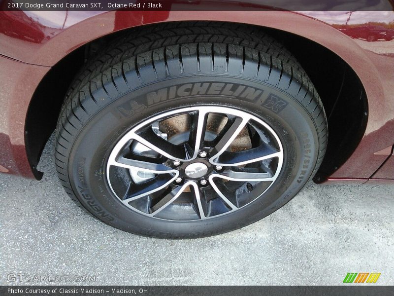 Octane Red / Black 2017 Dodge Grand Caravan SXT