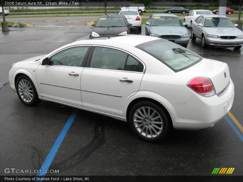 Cream White / Tan 2008 Saturn Aura XR