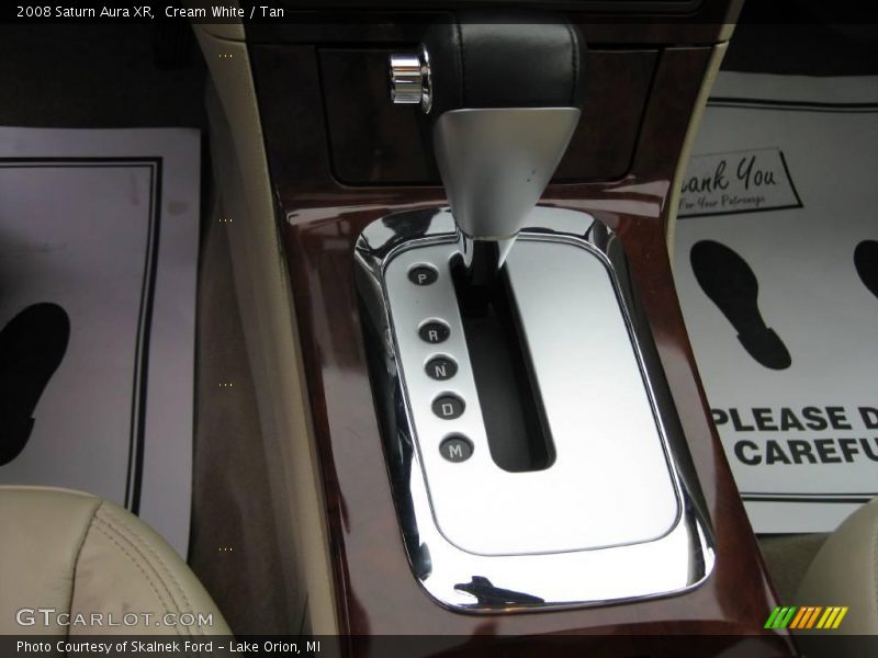 Cream White / Tan 2008 Saturn Aura XR