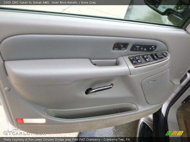 Silver Birch Metallic / Stone Gray 2005 GMC Yukon XL Denali AWD