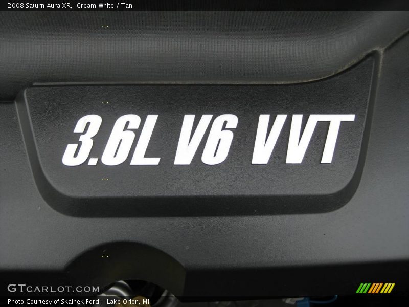 Cream White / Tan 2008 Saturn Aura XR