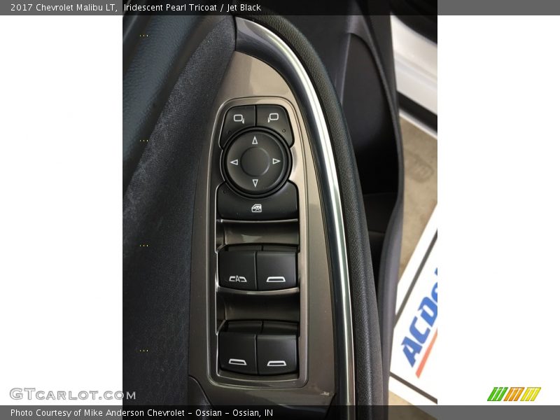 Iridescent Pearl Tricoat / Jet Black 2017 Chevrolet Malibu LT