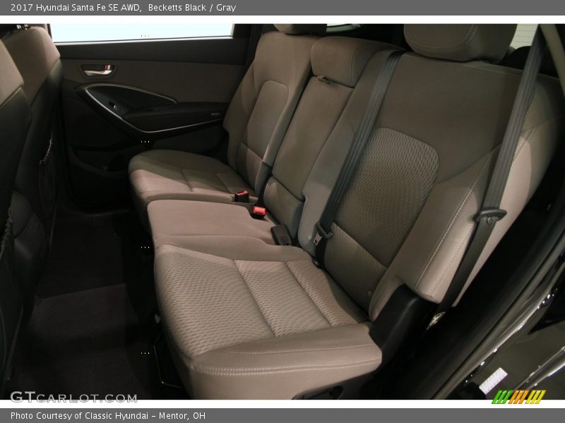 Becketts Black / Gray 2017 Hyundai Santa Fe SE AWD