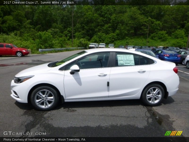 Summit White / Jet Black 2017 Chevrolet Cruze LT