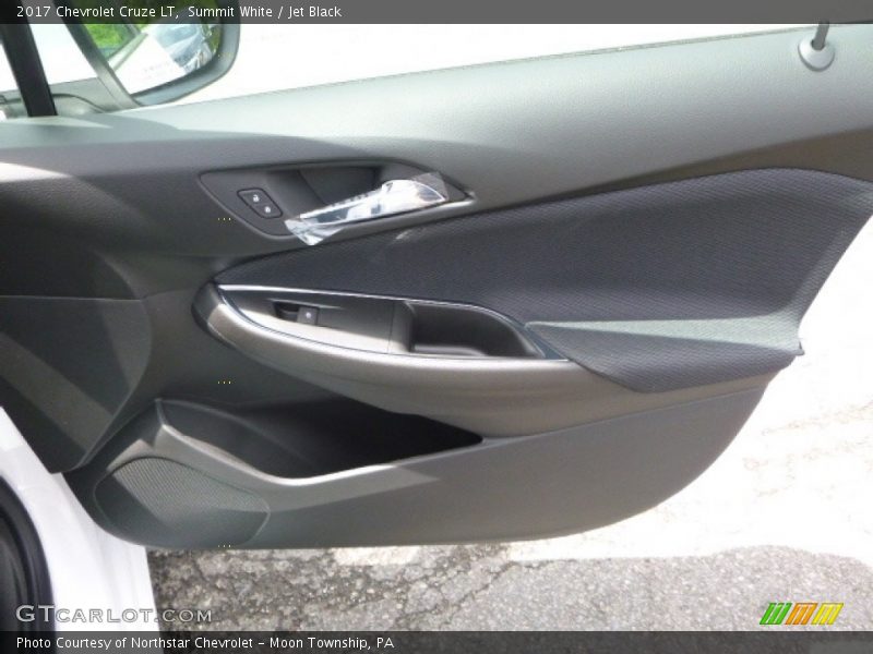 Summit White / Jet Black 2017 Chevrolet Cruze LT