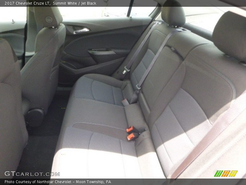 Summit White / Jet Black 2017 Chevrolet Cruze LT