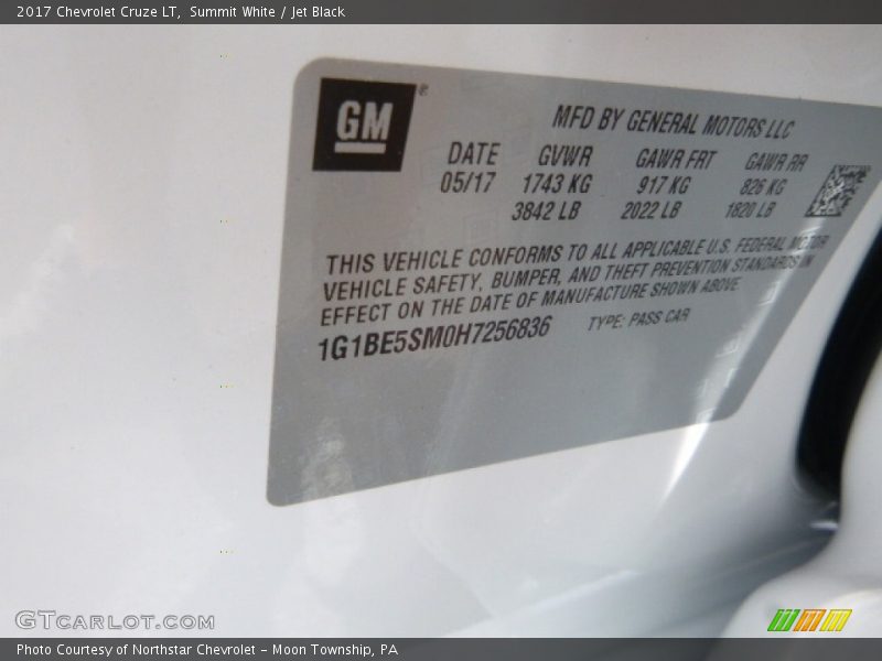 Summit White / Jet Black 2017 Chevrolet Cruze LT