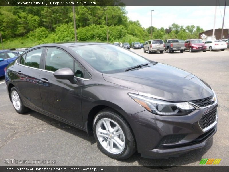 Tungsten Metallic / Jet Black 2017 Chevrolet Cruze LT