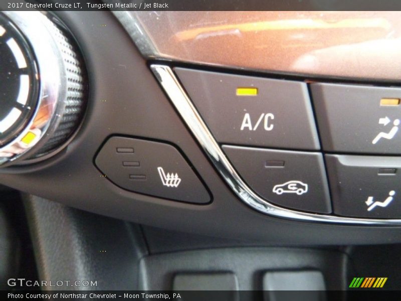 Tungsten Metallic / Jet Black 2017 Chevrolet Cruze LT