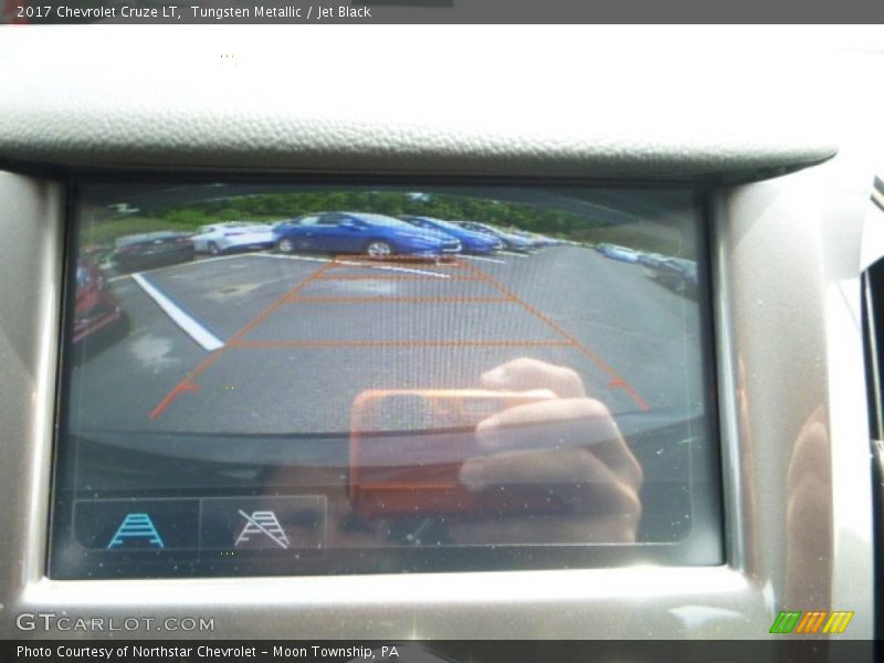 Tungsten Metallic / Jet Black 2017 Chevrolet Cruze LT