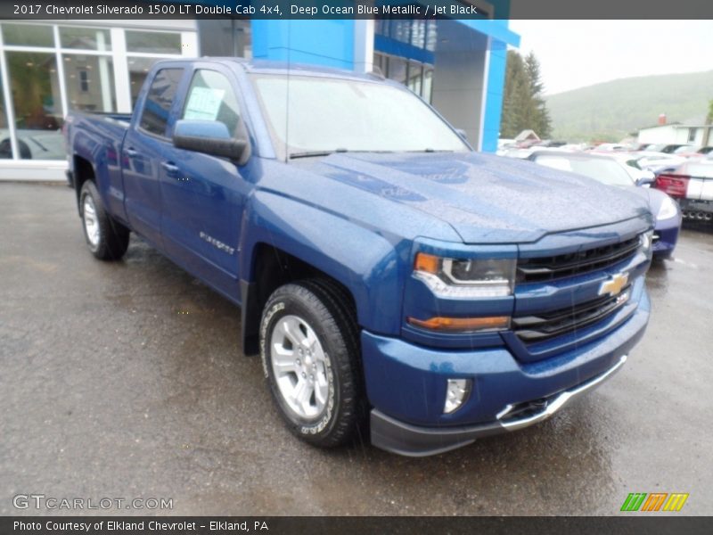 Deep Ocean Blue Metallic / Jet Black 2017 Chevrolet Silverado 1500 LT Double Cab 4x4