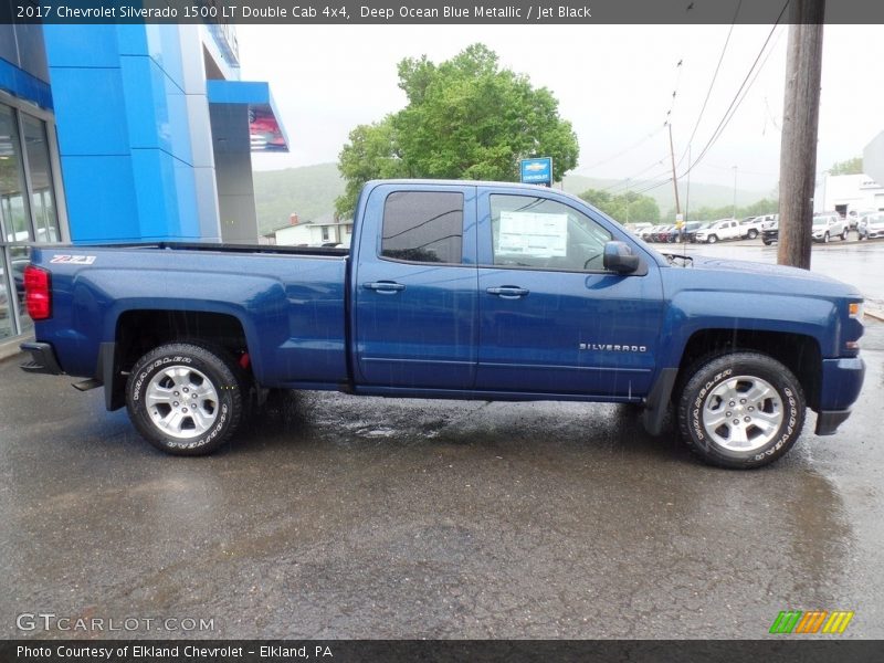 Deep Ocean Blue Metallic / Jet Black 2017 Chevrolet Silverado 1500 LT Double Cab 4x4