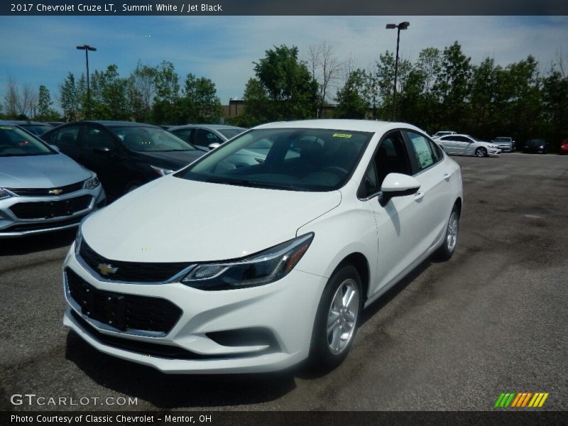 Summit White / Jet Black 2017 Chevrolet Cruze LT