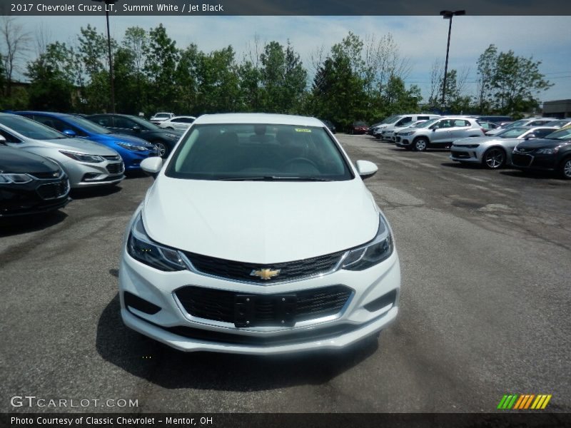 Summit White / Jet Black 2017 Chevrolet Cruze LT