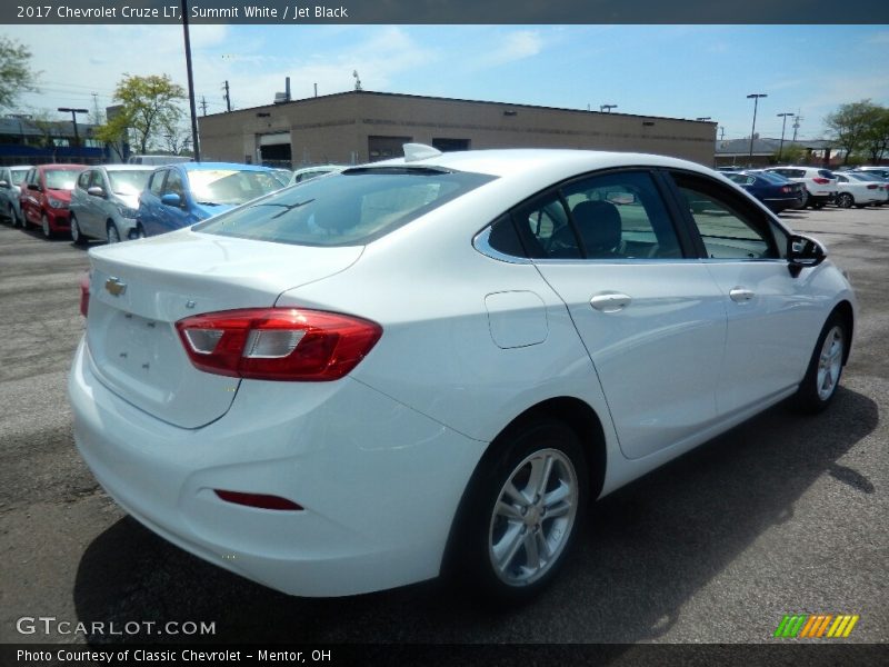 Summit White / Jet Black 2017 Chevrolet Cruze LT