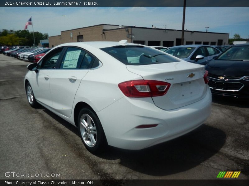 Summit White / Jet Black 2017 Chevrolet Cruze LT