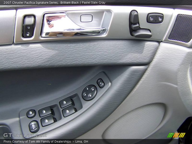 Brilliant Black / Pastel Slate Gray 2007 Chrysler Pacifica Signature Series