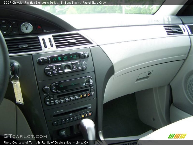 Brilliant Black / Pastel Slate Gray 2007 Chrysler Pacifica Signature Series