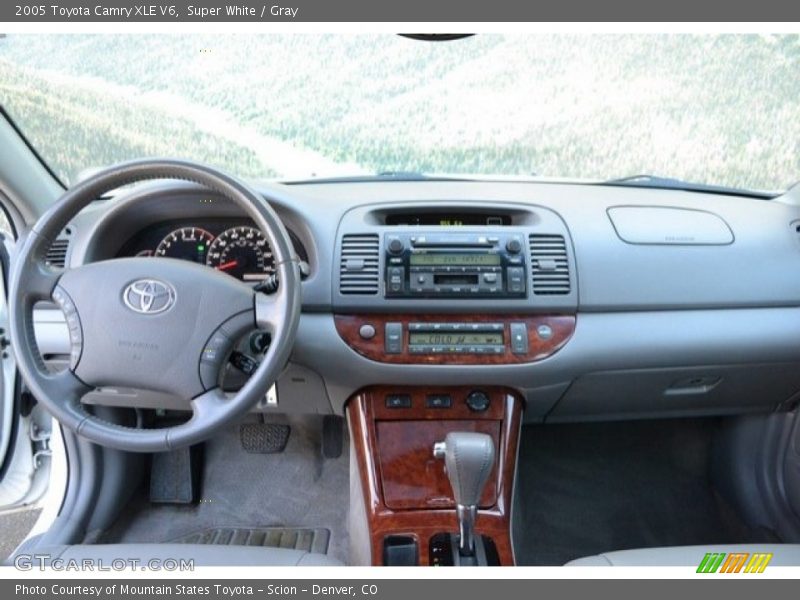 Super White / Gray 2005 Toyota Camry XLE V6