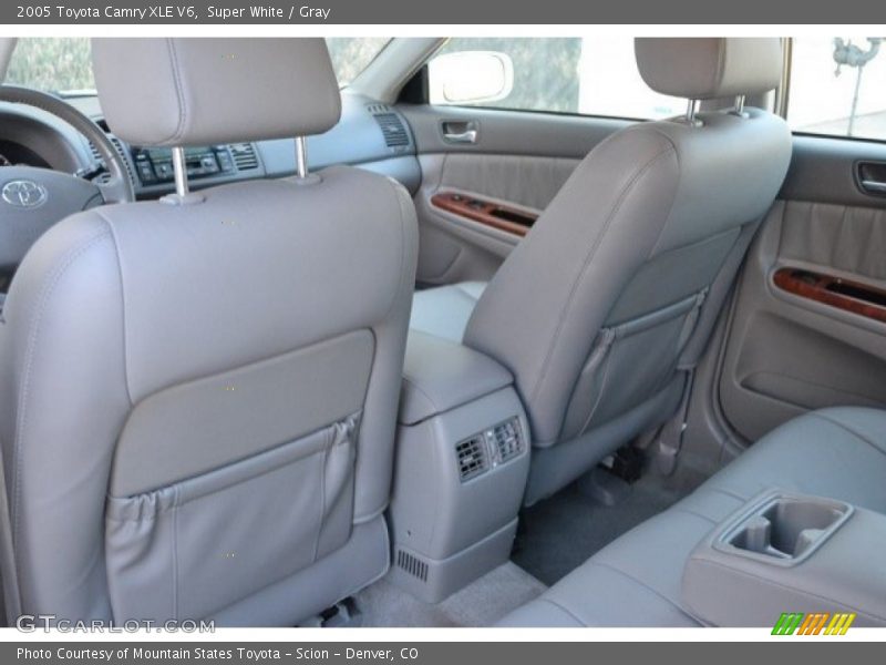 Super White / Gray 2005 Toyota Camry XLE V6