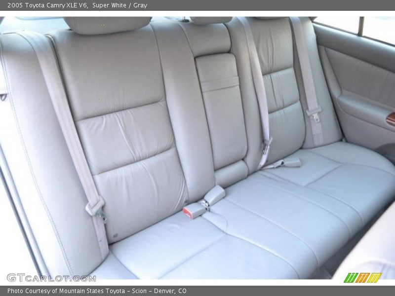 Super White / Gray 2005 Toyota Camry XLE V6