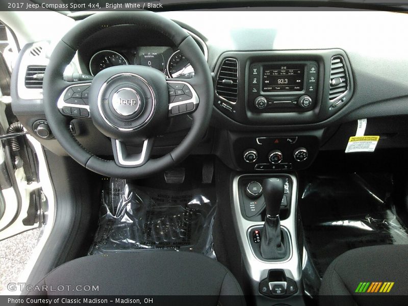Bright White / Black 2017 Jeep Compass Sport 4x4