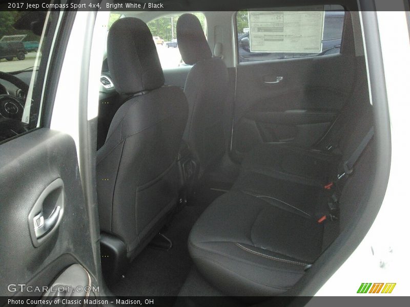 Bright White / Black 2017 Jeep Compass Sport 4x4