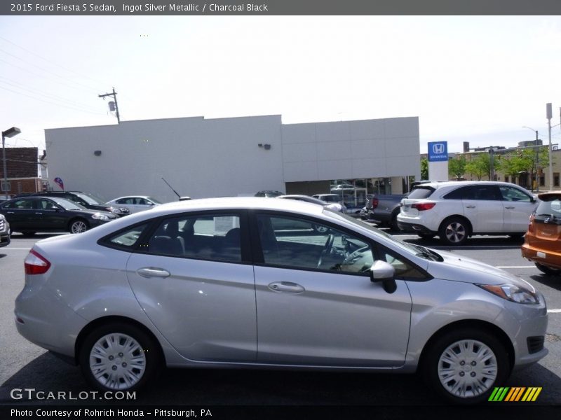 Ingot Silver Metallic / Charcoal Black 2015 Ford Fiesta S Sedan