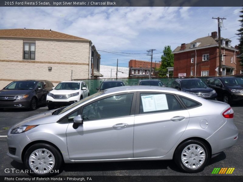 Ingot Silver Metallic / Charcoal Black 2015 Ford Fiesta S Sedan
