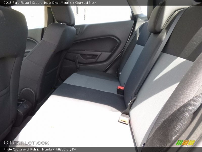 Ingot Silver Metallic / Charcoal Black 2015 Ford Fiesta S Sedan