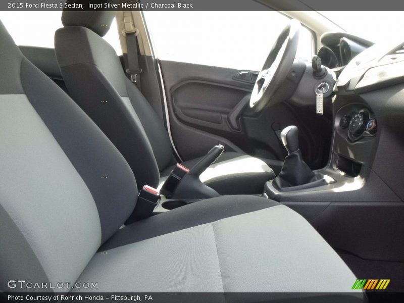 Ingot Silver Metallic / Charcoal Black 2015 Ford Fiesta S Sedan