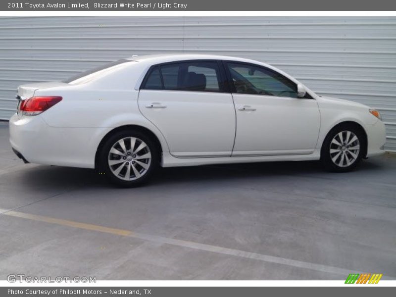 Blizzard White Pearl / Light Gray 2011 Toyota Avalon Limited