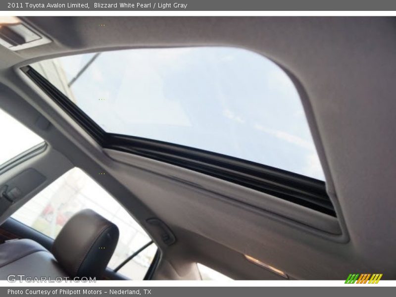 Blizzard White Pearl / Light Gray 2011 Toyota Avalon Limited