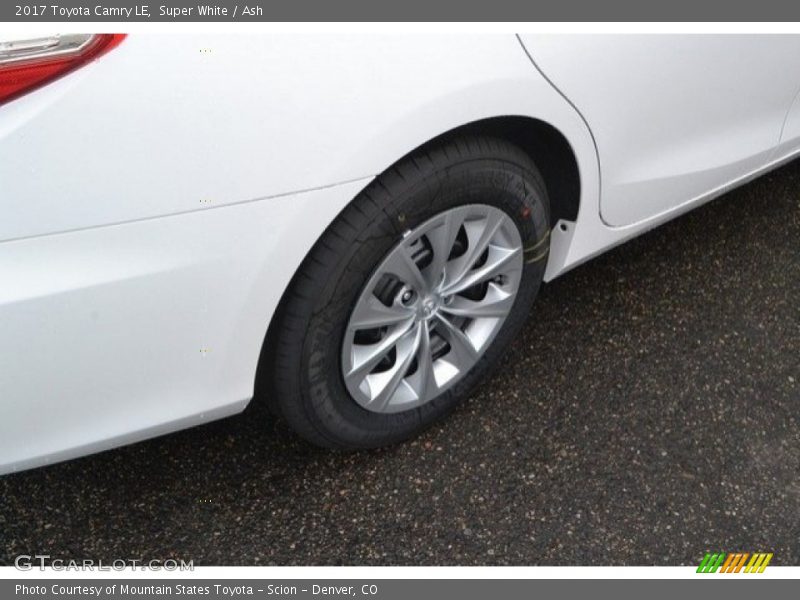 Super White / Ash 2017 Toyota Camry LE