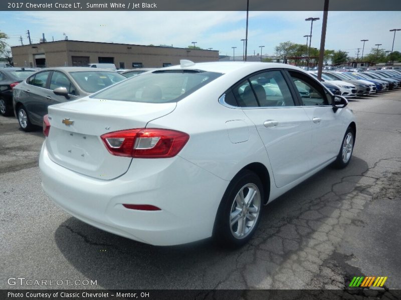Summit White / Jet Black 2017 Chevrolet Cruze LT