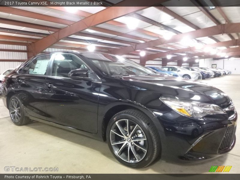 Midnight Black Metallic / Black 2017 Toyota Camry XSE