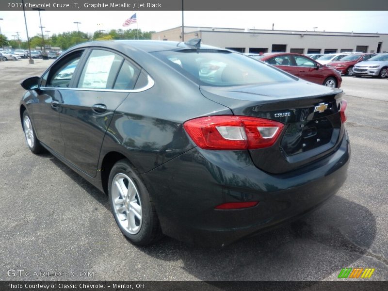 Graphite Metallic / Jet Black 2017 Chevrolet Cruze LT