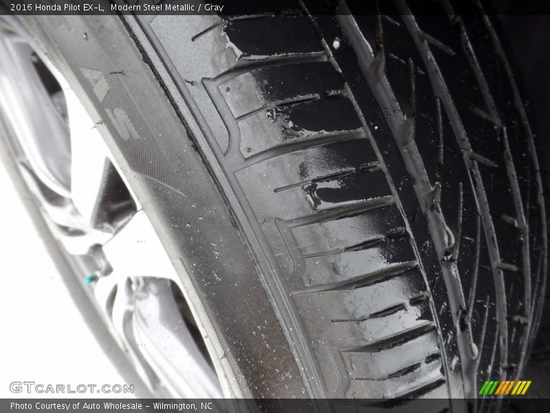 Modern Steel Metallic / Gray 2016 Honda Pilot EX-L