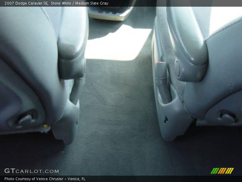 Stone White / Medium Slate Gray 2007 Dodge Caravan SE