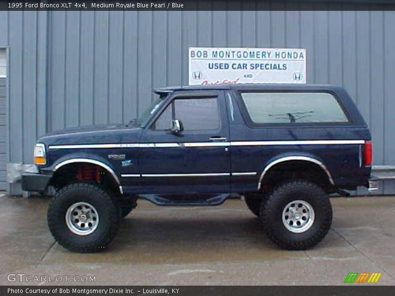 Medium Royale Blue Pearl / Blue 1995 Ford Bronco XLT 4x4