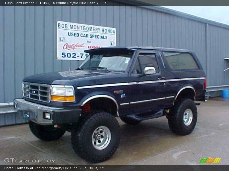 Medium Royale Blue Pearl / Blue 1995 Ford Bronco XLT 4x4