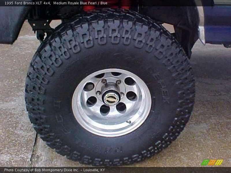 Medium Royale Blue Pearl / Blue 1995 Ford Bronco XLT 4x4