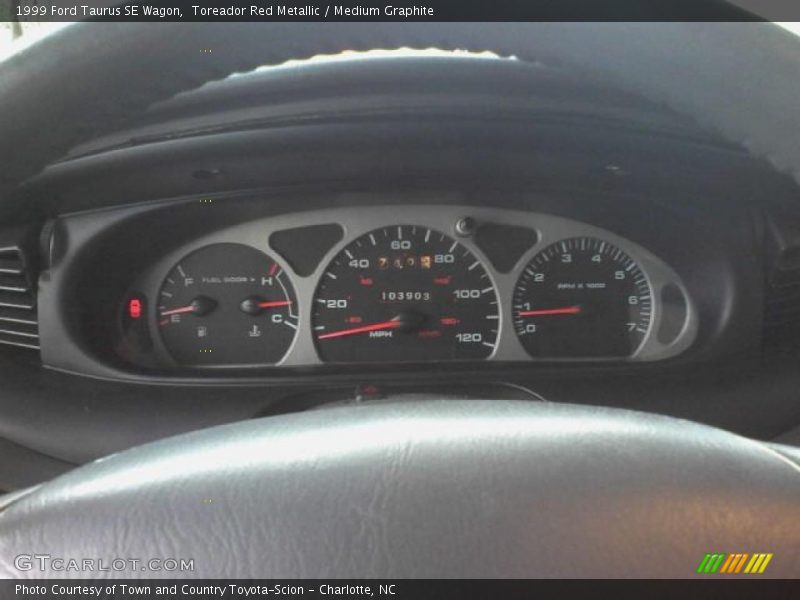 Toreador Red Metallic / Medium Graphite 1999 Ford Taurus SE Wagon