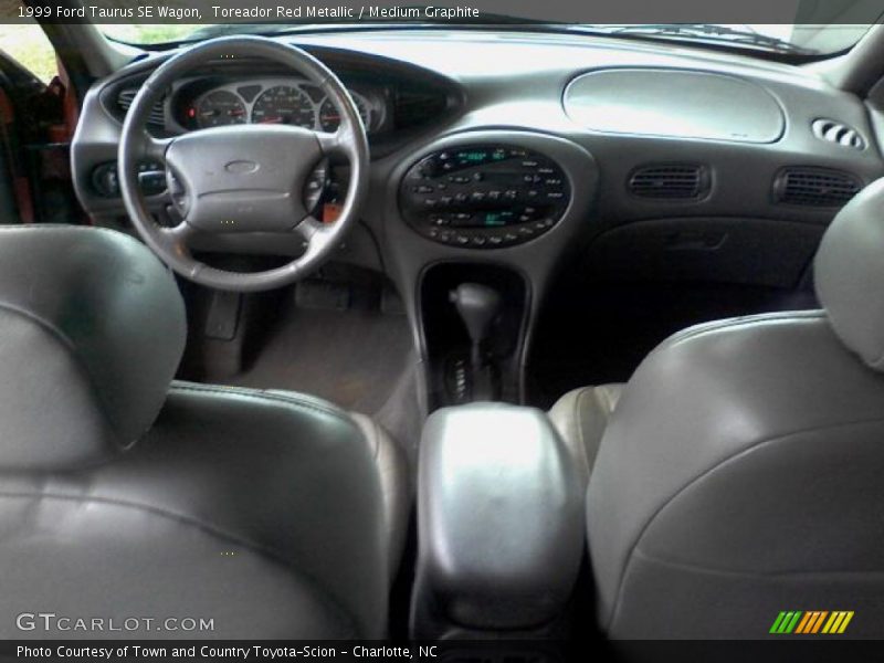 Toreador Red Metallic / Medium Graphite 1999 Ford Taurus SE Wagon